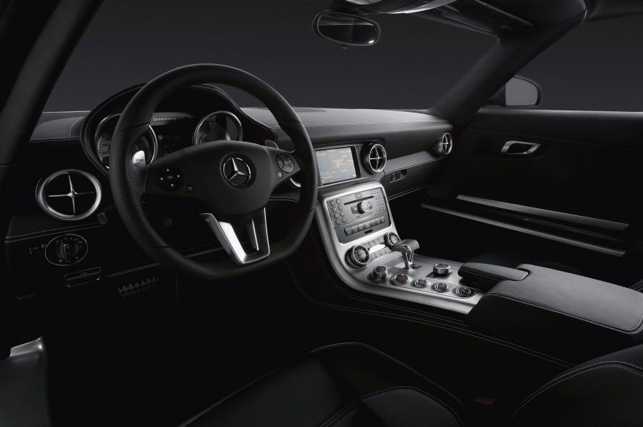  Mercedes-Benz SLS AMG 2010 года  (фото 267 из 526)